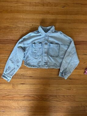 Abercrombie & Fitch Cropped Denim Shirt Jacket